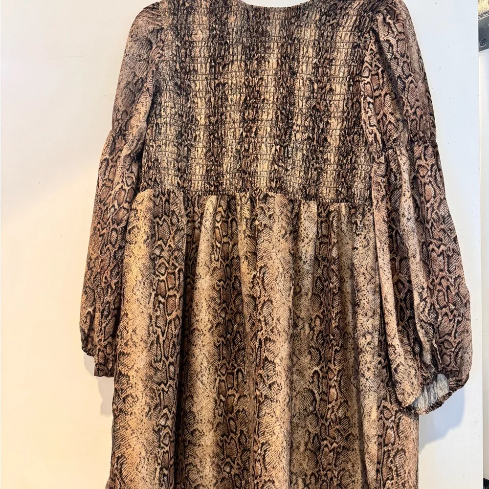 BRAND NEW WITH TAG -GANNI Brown Snake Print Mini Dress - Picture 2 of 7